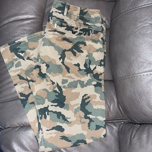 Mens Levis pants Good condition. Please see photos. Size W36 32L . Great buy!